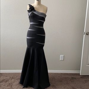 Betsy & Adam size 4 black gown